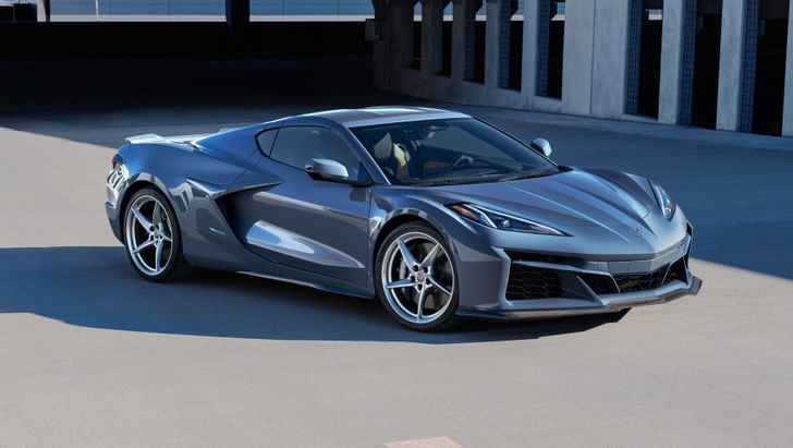 Представлен гибридный Chevrolet Corvette E-Ray: самый быстрый Corvette в истории
