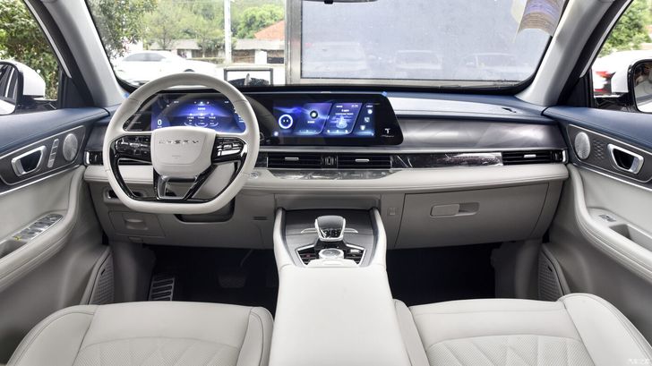 Интерьер Chery Tiggo 8 Pro 1.6