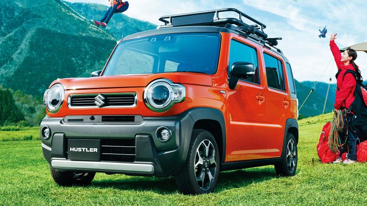В Россию начали поставлять хэтчбеки Suzuki Hustler. Они дешевле, чем LADA Granta