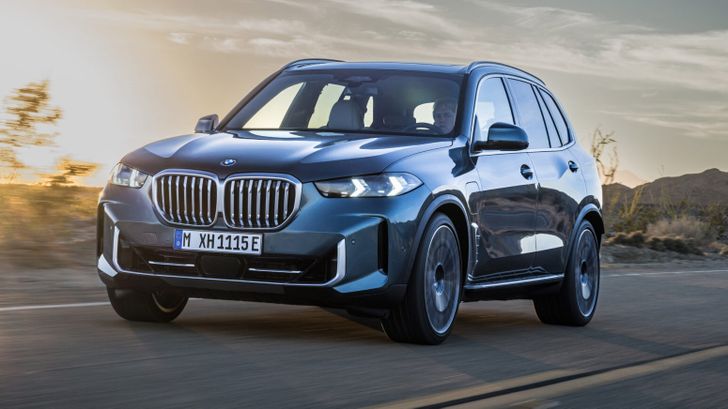 Бензиновые BMW X5 снова продают в России. Сколько они стоят
