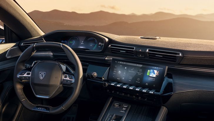 Салон Peugeot 508