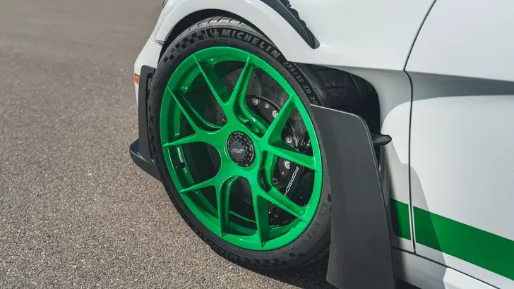 Экстерьер Porsche 911 GT3 RS Tribute to Carrera RS Package