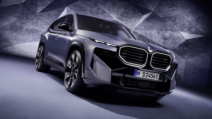 BMW XM в новом оттенке