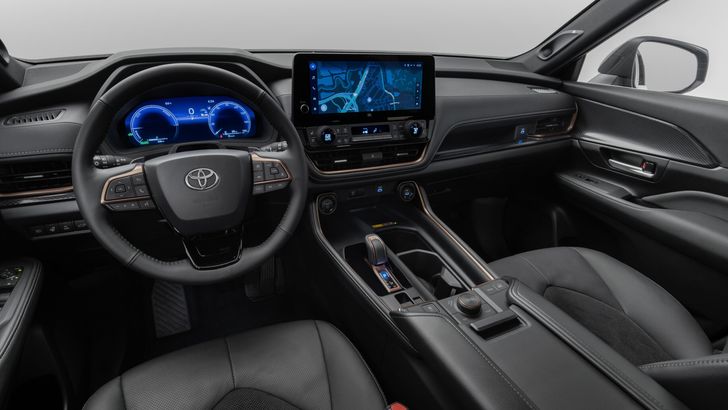 Интерьер Toyota Grand Highlander