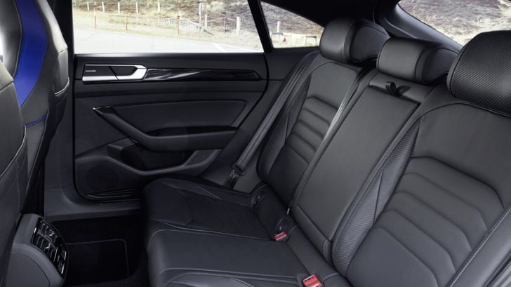 Интерьер Volkswagen Arteon R