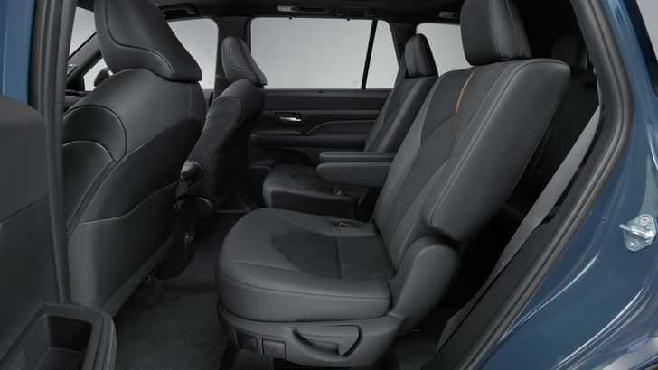 Интерьер Toyota Grand Highlander