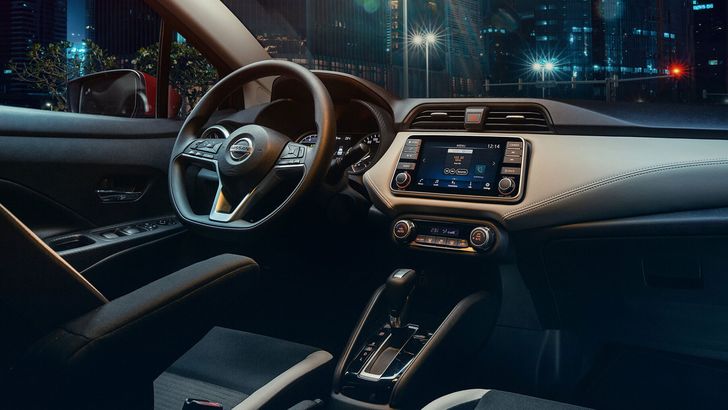 Интерьер Nissan Sunny