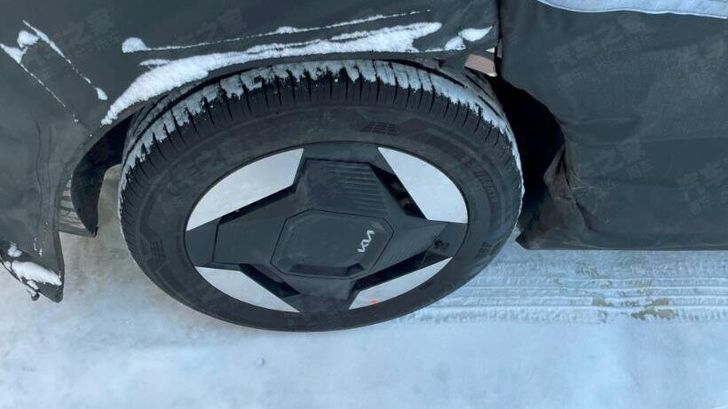 Новый электрокроссовер KIA