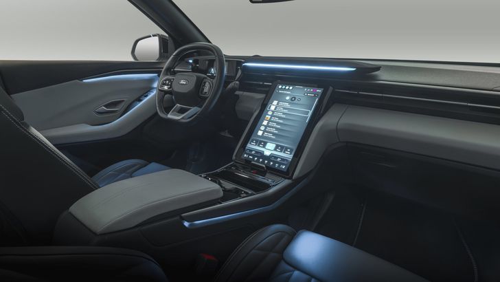 Интерьер Ford Explorer EV