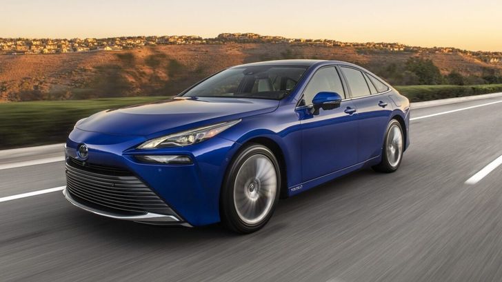 Владельцы водородных Toyota подали в суд на производителя. В чем причина