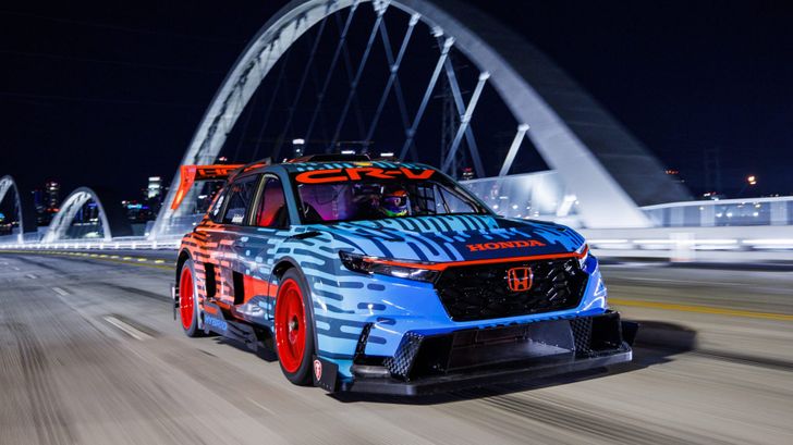 Кроссовер Honda CR-V превратили в «заряженный» 800-сильный гибрид