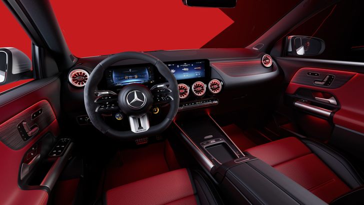 Салон Mercedes-AMG GLA 35 4MATIC