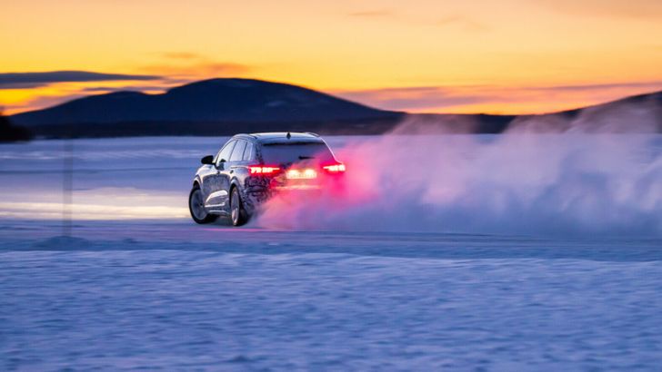 Предсерийный прототип Audi Q6 e-tron на зимних тестах