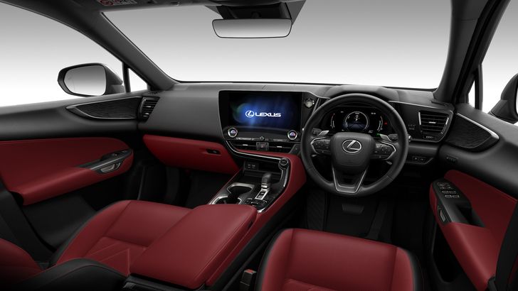 Cалон обновленного Lexus NX