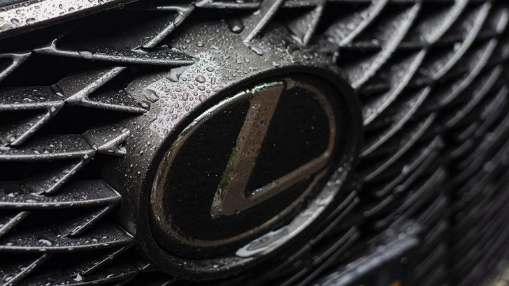 Логотип Lexus