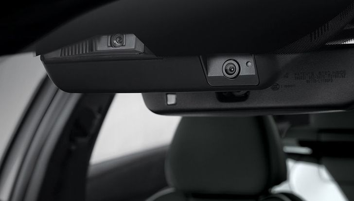 Интерьер Hyundai Elantra