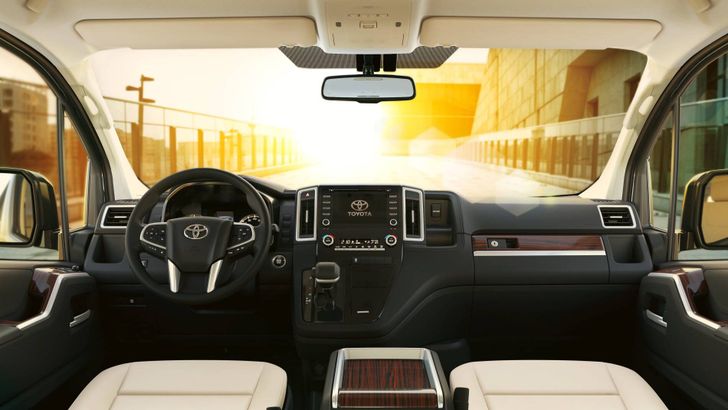 Интерьер Toyota Granvia