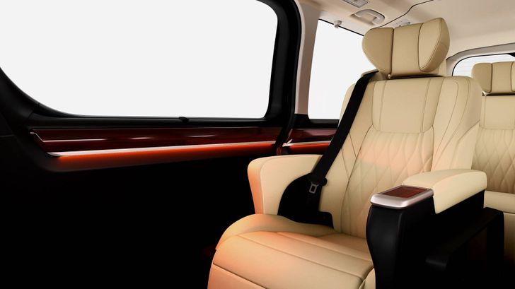 Интерьер Toyota Granvia