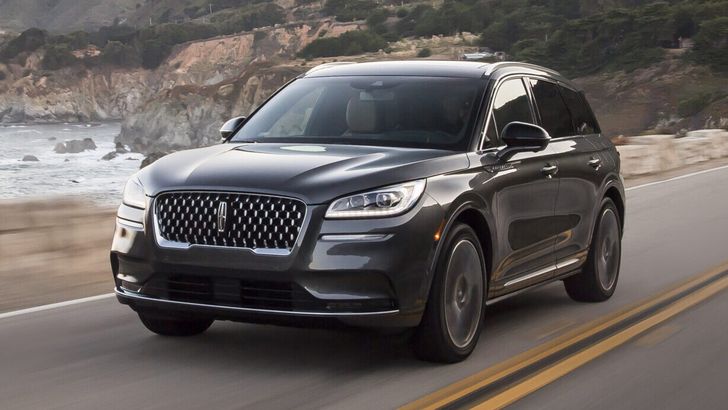 В России начали продавать американские кроссоверы Lincoln Corsair. Известны цены