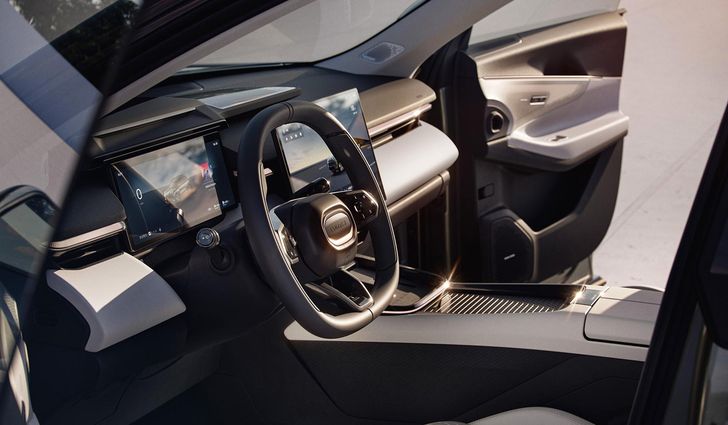 Интерьер Lynk & Co 08