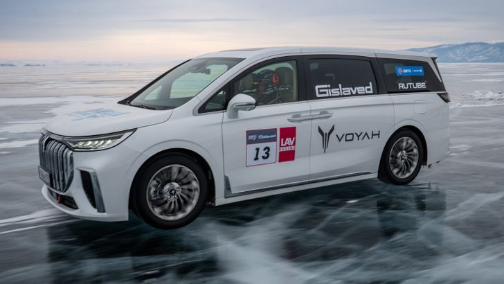Гибридный минивэн Voyah Dream претендует на звание самого быстрого автомобиля в классе