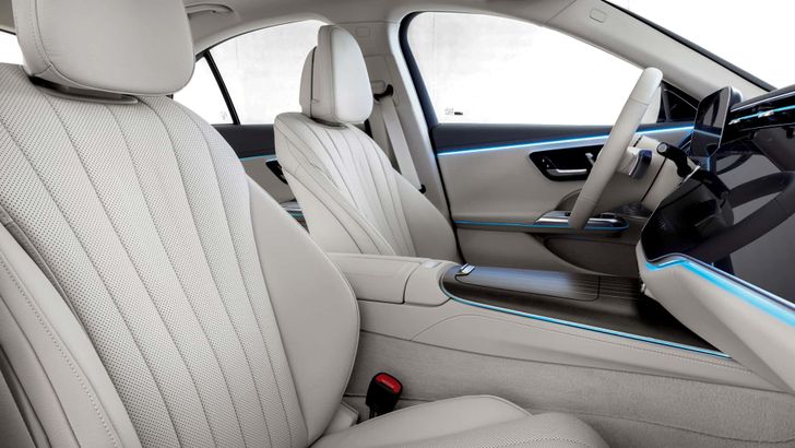 Интерьер Mercedes-Benz E-Class