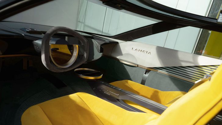 Салон Lancia Pu+Ra HPE