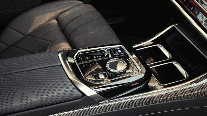 Интерьер BMW i7 M70 xDrive