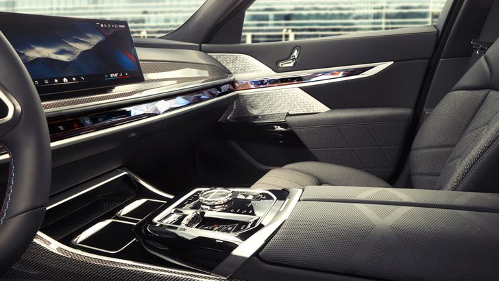 Интерьер BMW i7 M70 xDrive