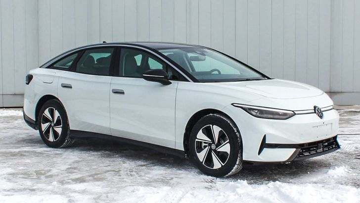 Новый электрический седан Volkswagen ID.7 рассекретили до премьеры