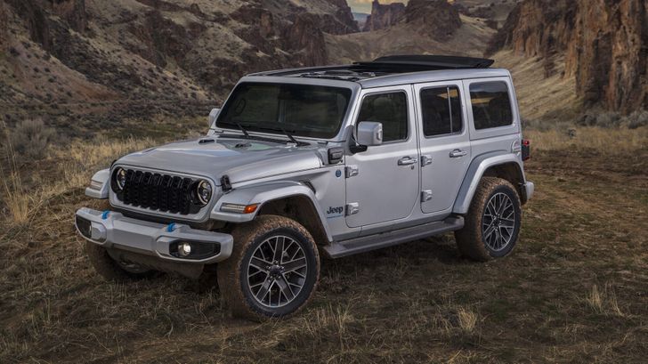 Jeep отзовет почти 200 тысяч гибридных внедорожников. В чем причина