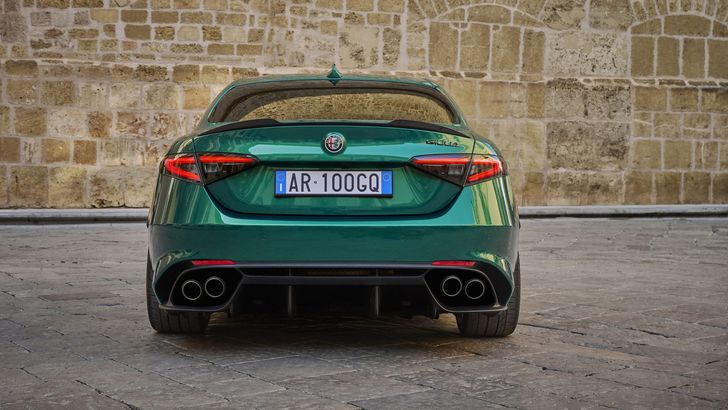 Alfa Romeo Giulia Quadrifoglio 100th Anniversary