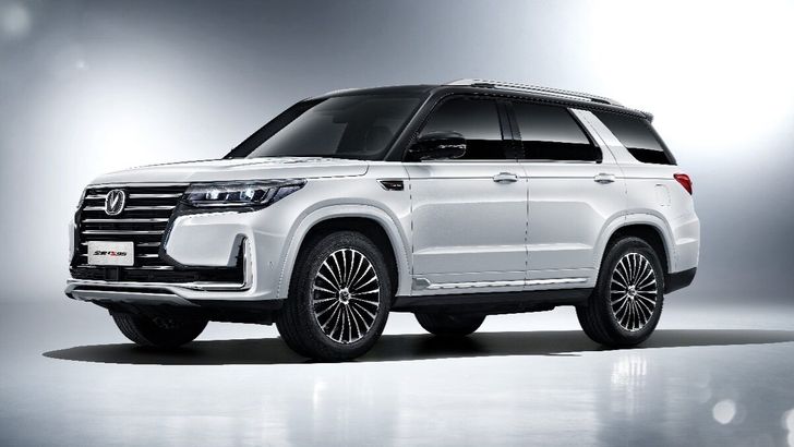 В России начался прием заказов на новый кроссовер Changan CS95