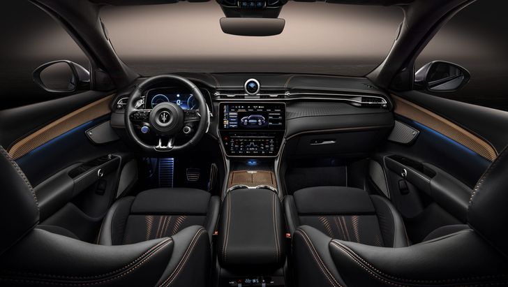 Салон Maserati Grecale Folgore