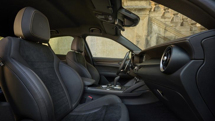 Alfa Romeo Stelvio Quadrifoglio 100th Anniversary