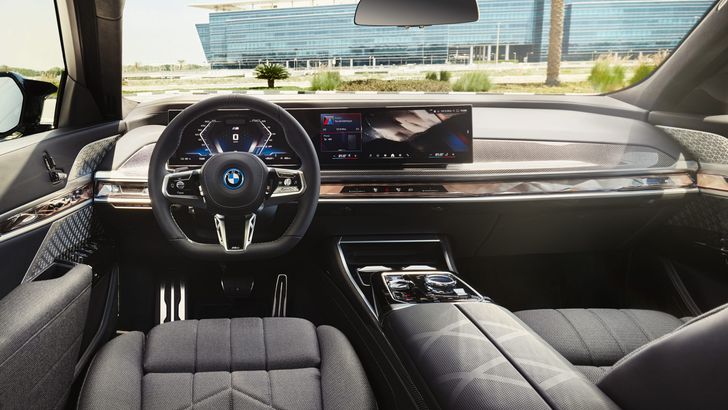 Интерьер BMW i7 M70 xDrive