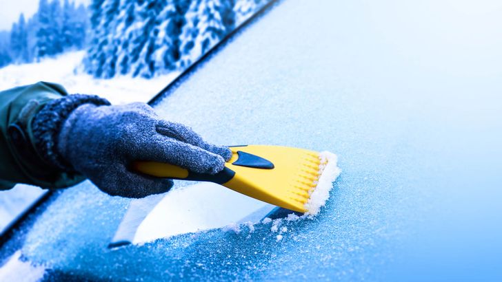 «Недостаточно просто переобуть»: россиянам дали советы по подготовке автомобиля к зиме, чтобы морозы не застали врасплох