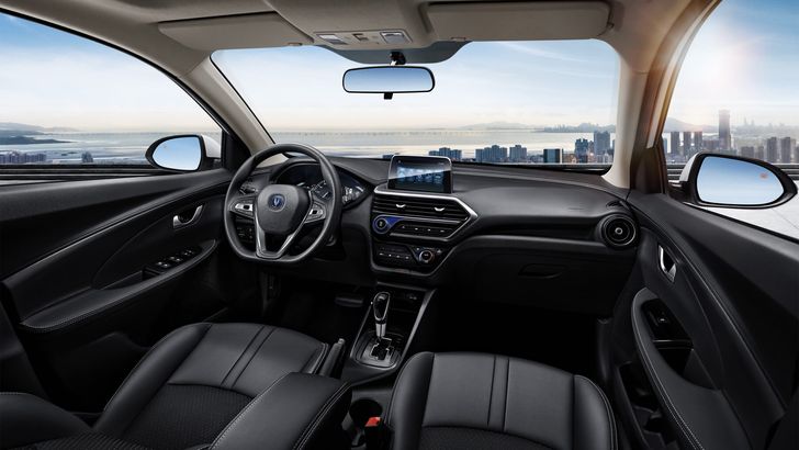 Интерьер Changan Alsvin