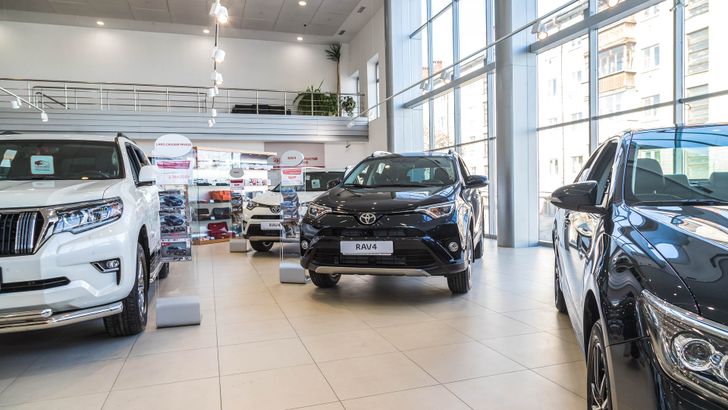 В России предложили перенести повышение утильсбора на иномарки на пять лет. Подробнее об аргументах