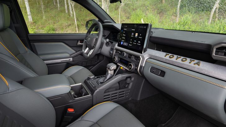 Интерьер Toyota Tacoma Trailhunter