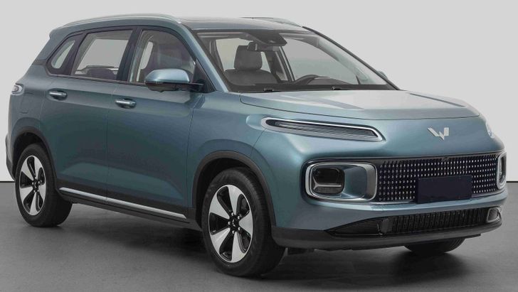 Появились первые фотографии нового гибридного кроссовера Wuling Xingyun для рынка Китая