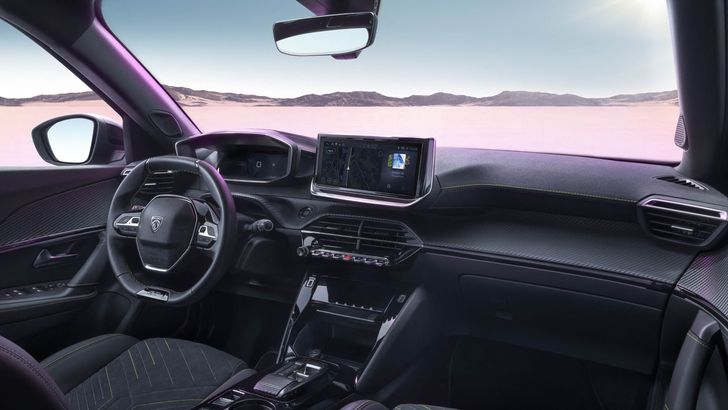 Интерьер нового Peugeot 2008