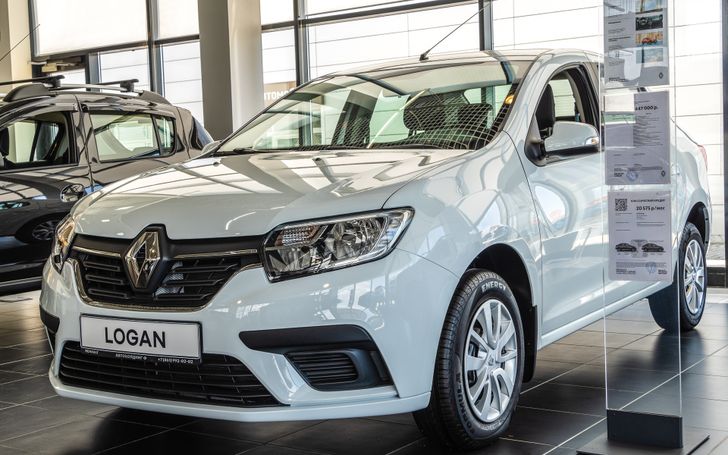 В России нашли в продаже новые Renault Logan сборки АвтоВАЗа. Сколько они стоят теперь