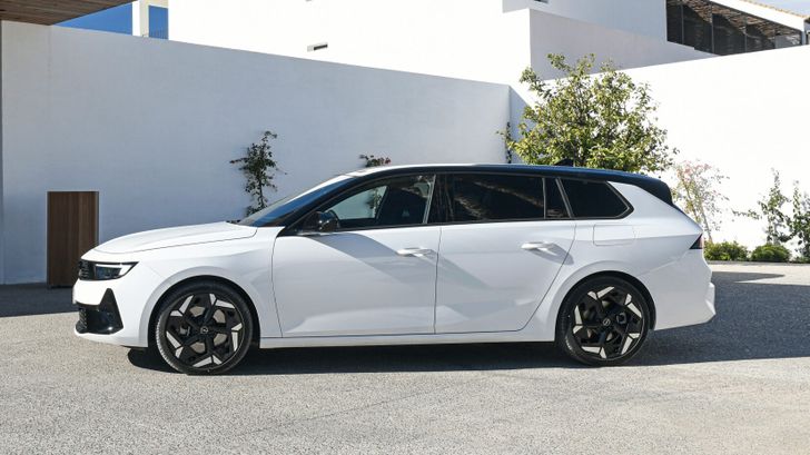 Opel Astra Sports Tourer GSe