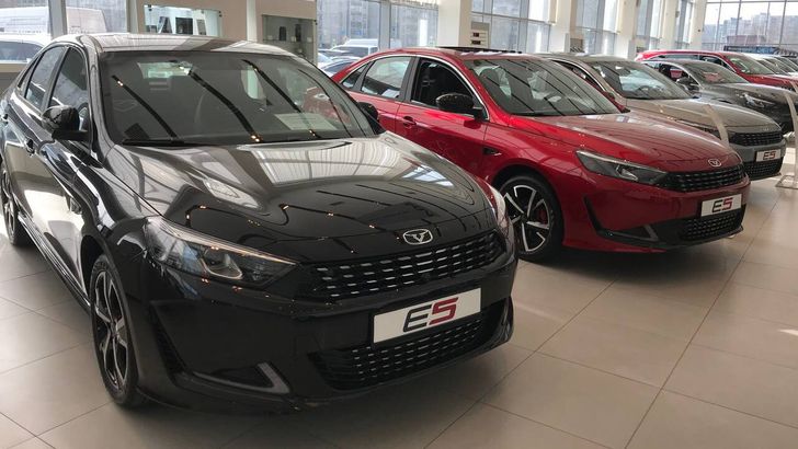 Перечислены самые дешевые новые седаны в России в мае 2023 года