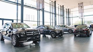 Автосалон Mercedes-Benz