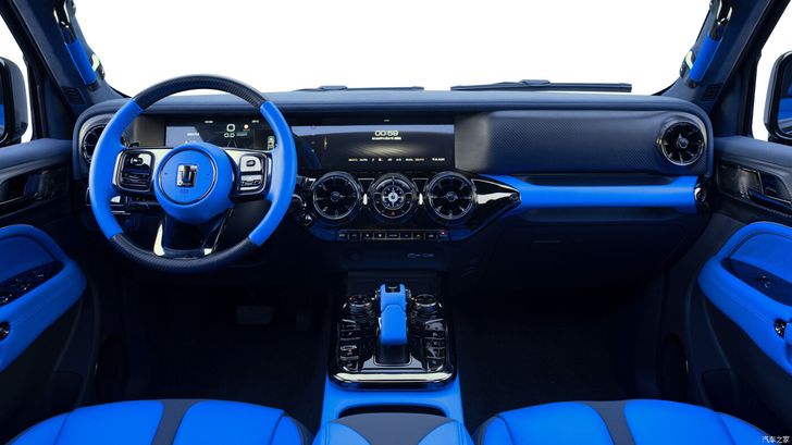 Интерьер Tank 300 Cyber Knight