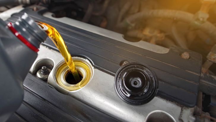 Ехать нельзя, греть: водителям рассказали, что делать, если замерзло масло в двигателе