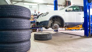 Шиномонтаж в автосервисе