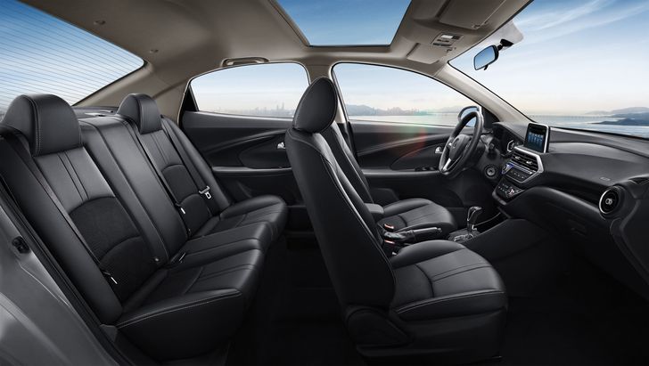 Интерьер Changan Alsvin